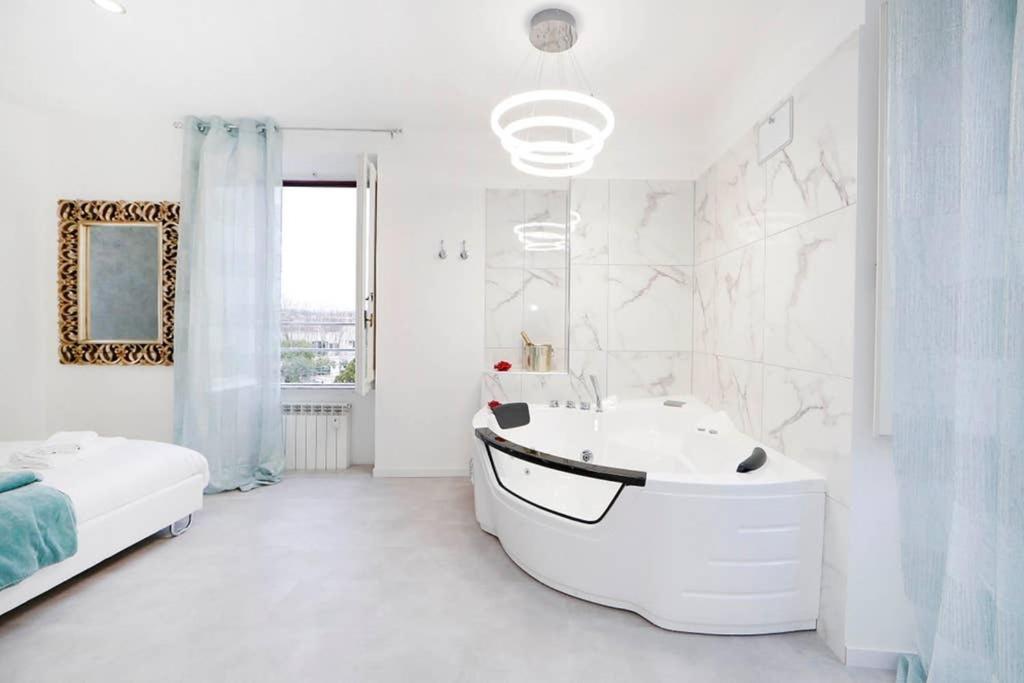 White Panoramic Jacuzzi Trastevere - Top Collection * Rom
